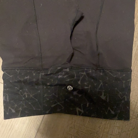 Lulu lemon yoga pants, warn only a couple times, size 2 - Picture 3 of 4